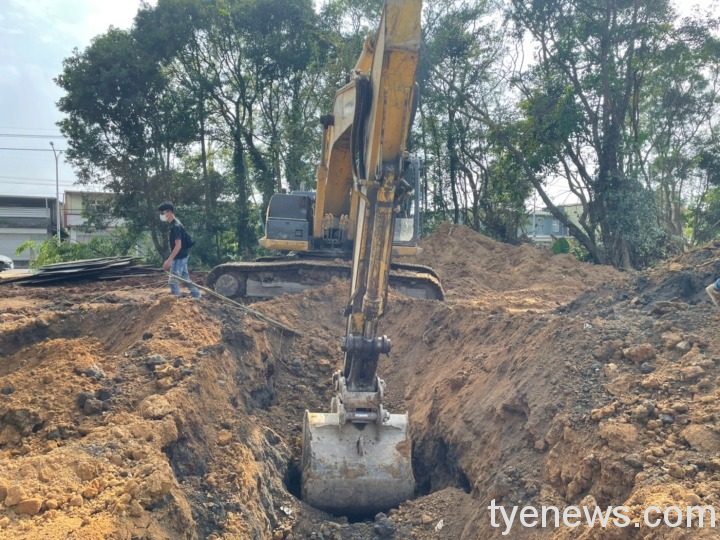 不肖業者謀取暴利 怪手開挖疑掩埋有毒廢土 LINE ALBUM 龍潭區高平段1900等地號填土案 220318 13