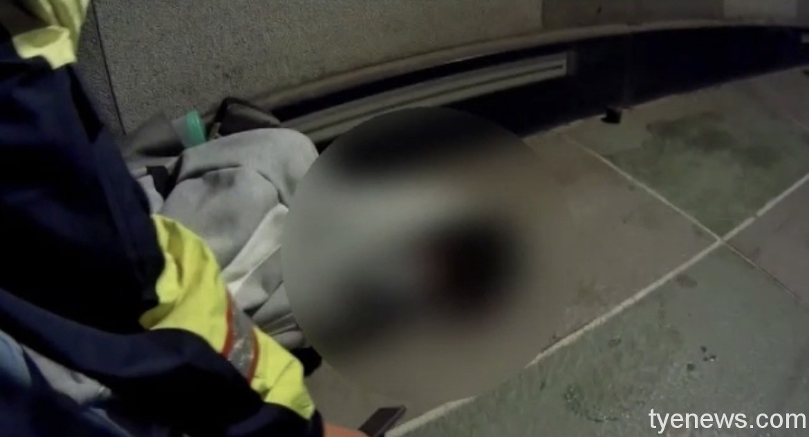 女子路倒涵洞情況危急 熱心警民合作助送醫 S 106643512