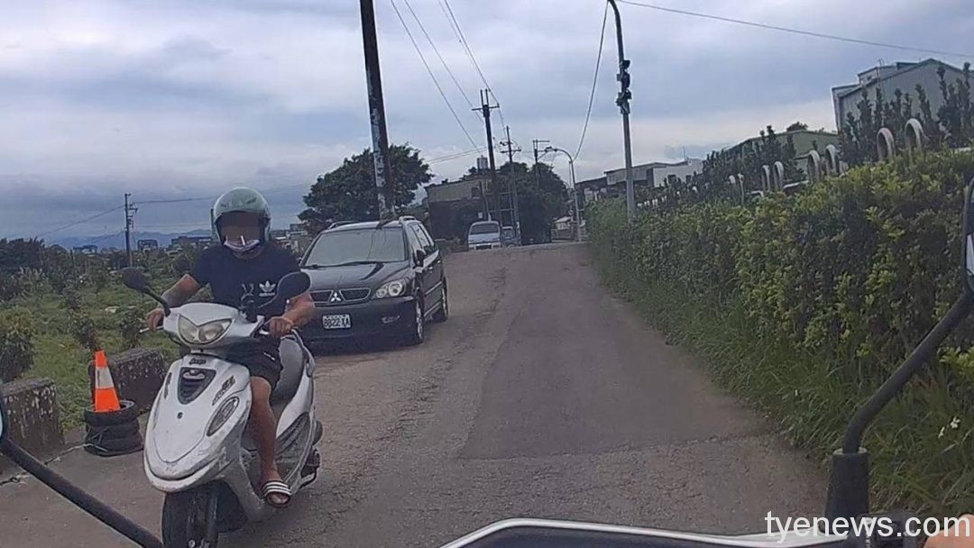 【有片】男子酒駕求饒才剛出門 警:有發動騎出來就算