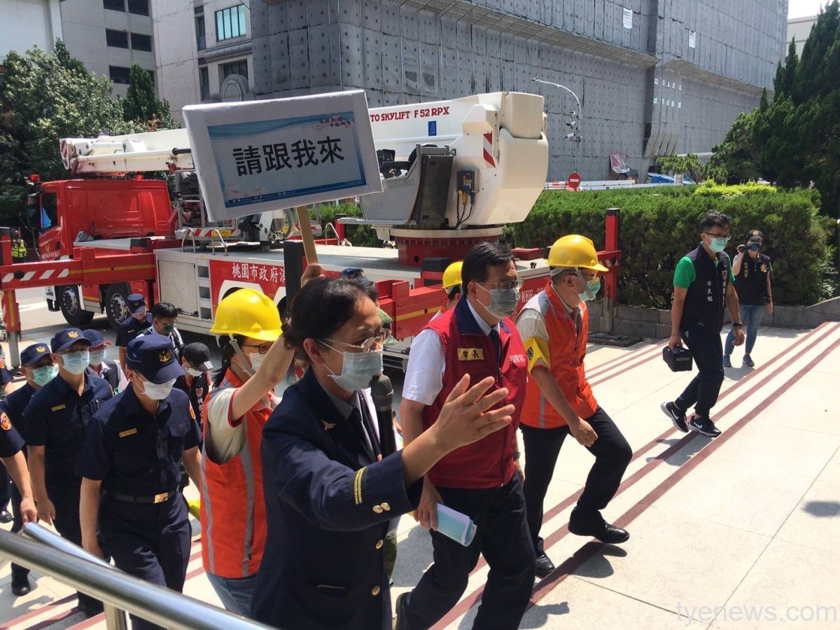 【有片】萬安45號演習 桃警實施人車管制模擬避難疏散 S 109027343