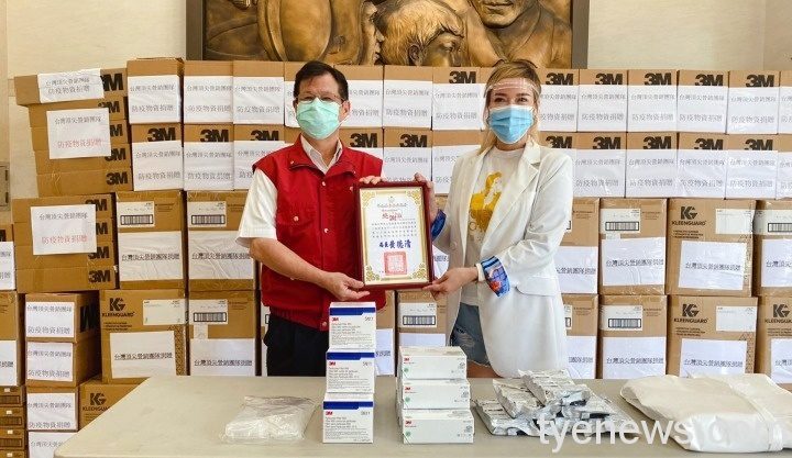台灣頂尖營銷團隊捐贈防疫物資 守護新北消防局前線人員 S 11313356