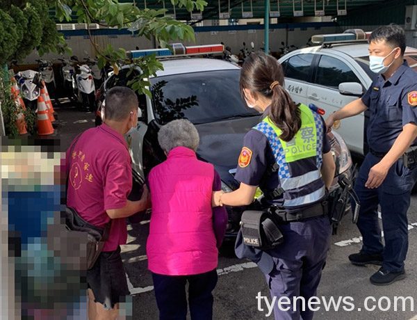9旬婦迷途體力不支到超商求助 警到場護送回家 S 121241635