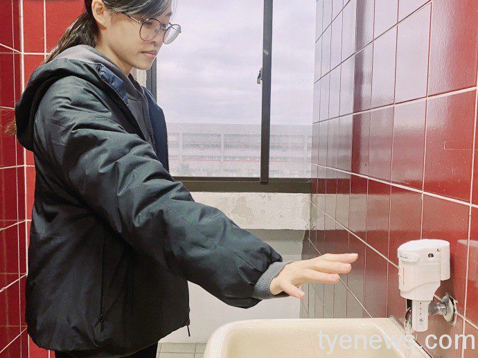 元智大學陳昕 發明「手勢控制感應式水龍頭」獲創客競賽特優獎 S 12402697