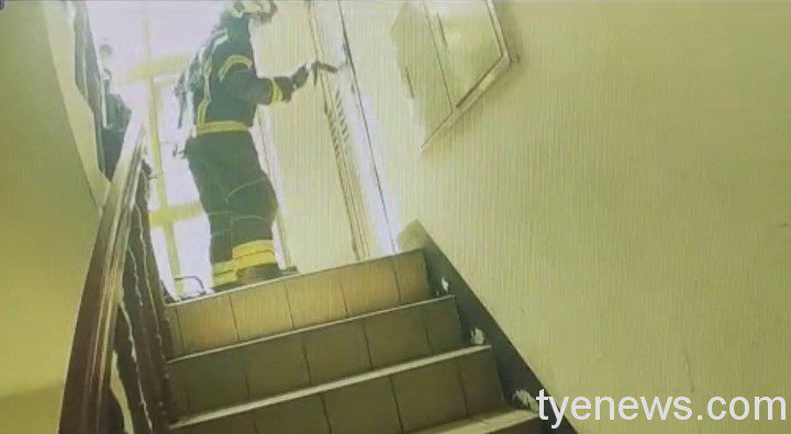 婦擔心老友未出門發生意外 警消破門見倒臥命懸一線 S 126599371