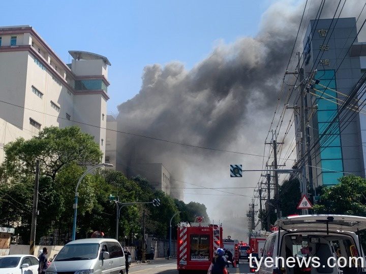 【有片】欣興電子龜山廠大火 警消動員全力搶救中 S 129998855