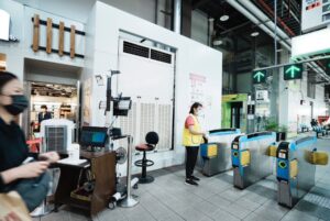 冷氣故障要修200天 賴香伶諷桃園火車站宛如蒸籠