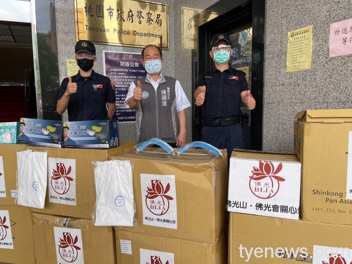 佛光山發揮大愛精神 捐桃市警局防疫物資 S 14630203