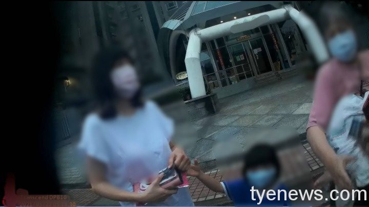 員警勸婦人戴好口罩 意外協調家庭紛爭 S 149512218