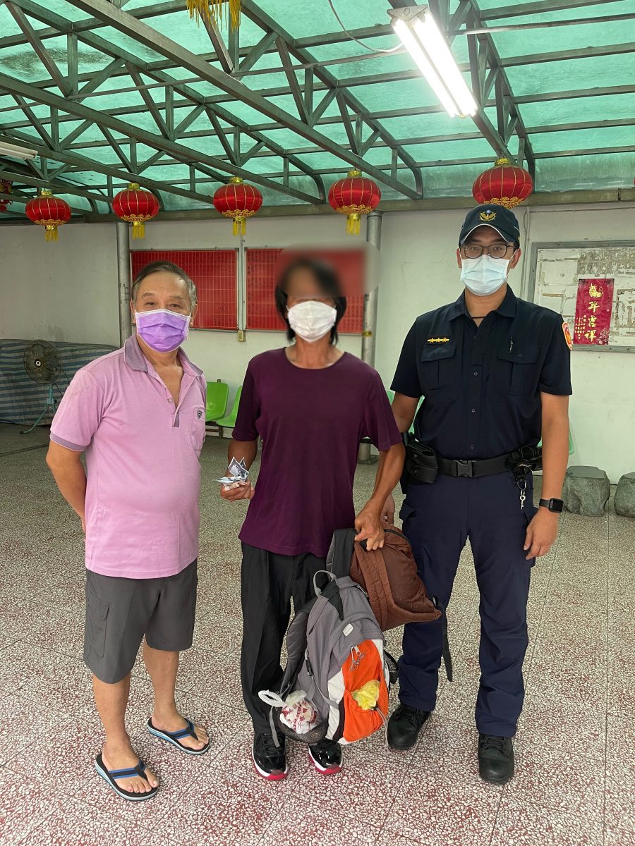 男子北上打拼遭遇疫情流落街頭 警方、里長贈5千元助返鄉