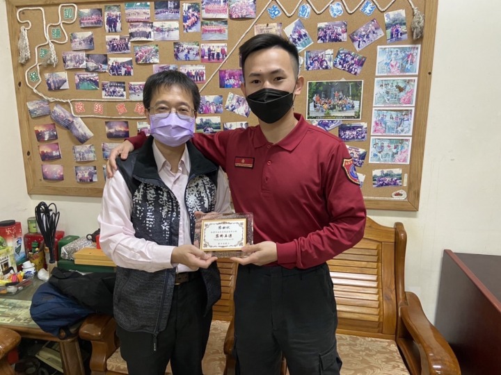 民眾心肌梗塞突倒地 富岡消防急救鬼門關搶人 S 16269507