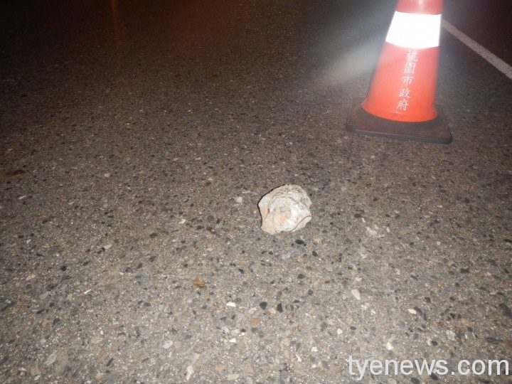 龜山女騎士撞擊掉落石塊 緊急送醫仍不治 S 164241506