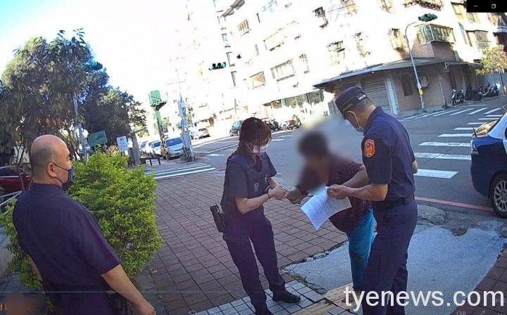 精障婦疑病發站車道旁喃喃自語 通勤尖峰險象環生 S 166838274