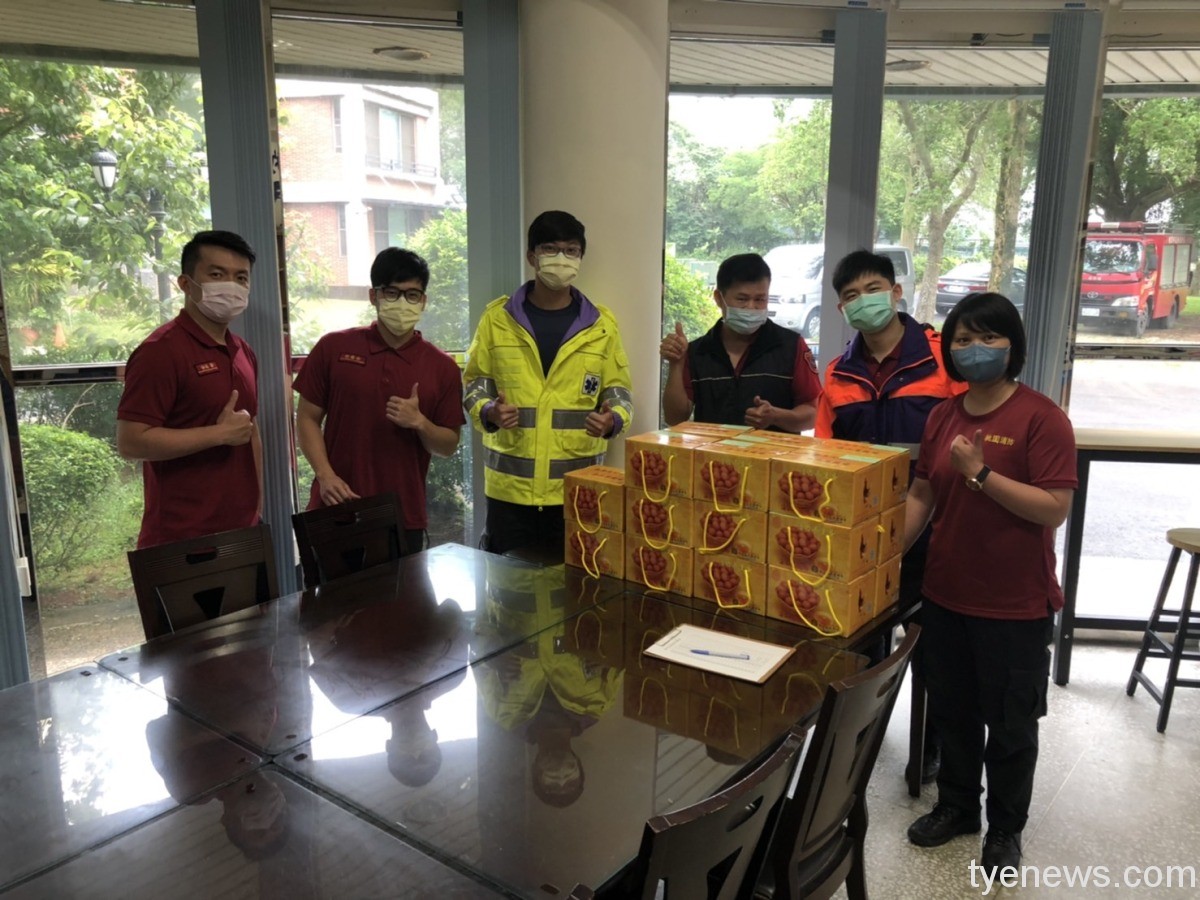 國際護師節 龍潭大溪義消攜手送物資挺防疫前線 S 16883718