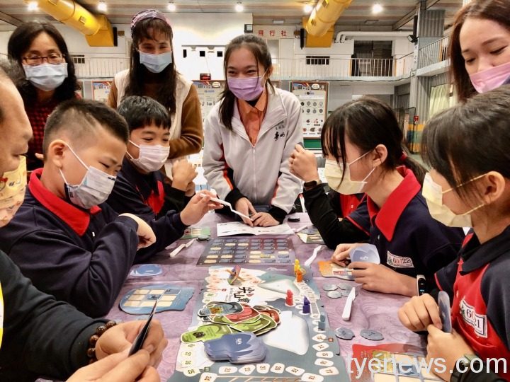 桃市文化局與壽山高中合作 開發大園尖山遺址桌遊 S 1712244