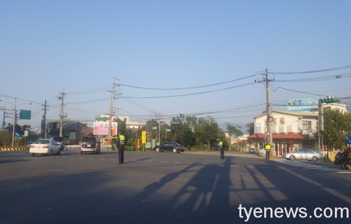 龍潭分局因應228連續假期遊樂區、戀戀魯冰花季周邊交通疏導管制措施。圖:警方提供 龍潭分局因應228連續假期遊樂區、戀戀魯冰花季周邊交通疏導管制措施。圖:警方提供