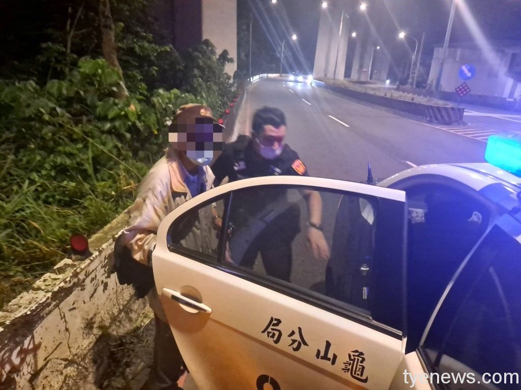 耄耋老翁深夜迷途 大埔所暖警助平安返家 S 17432802