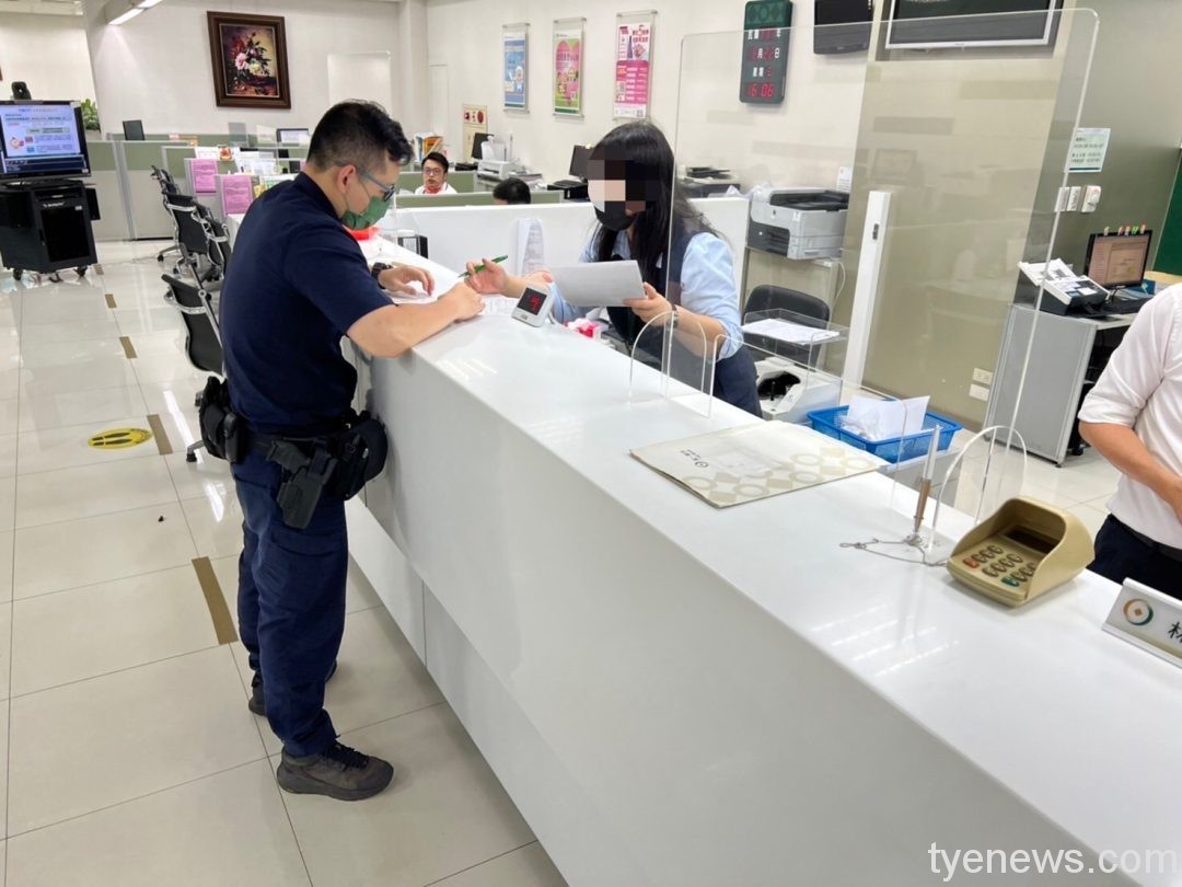 7旬婦聽「這3字」嚇傻急匯款 龜山警成功攔阻詐騙 S 17859031