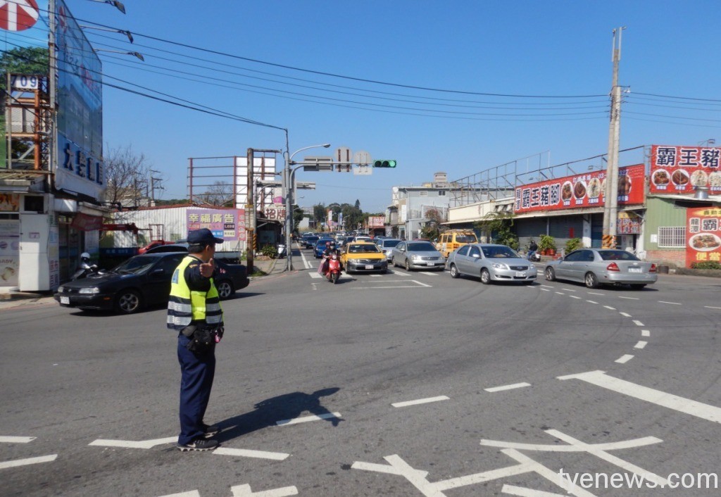 端午將湧觀光人潮 龍潭警加強交通管制 S 17973397