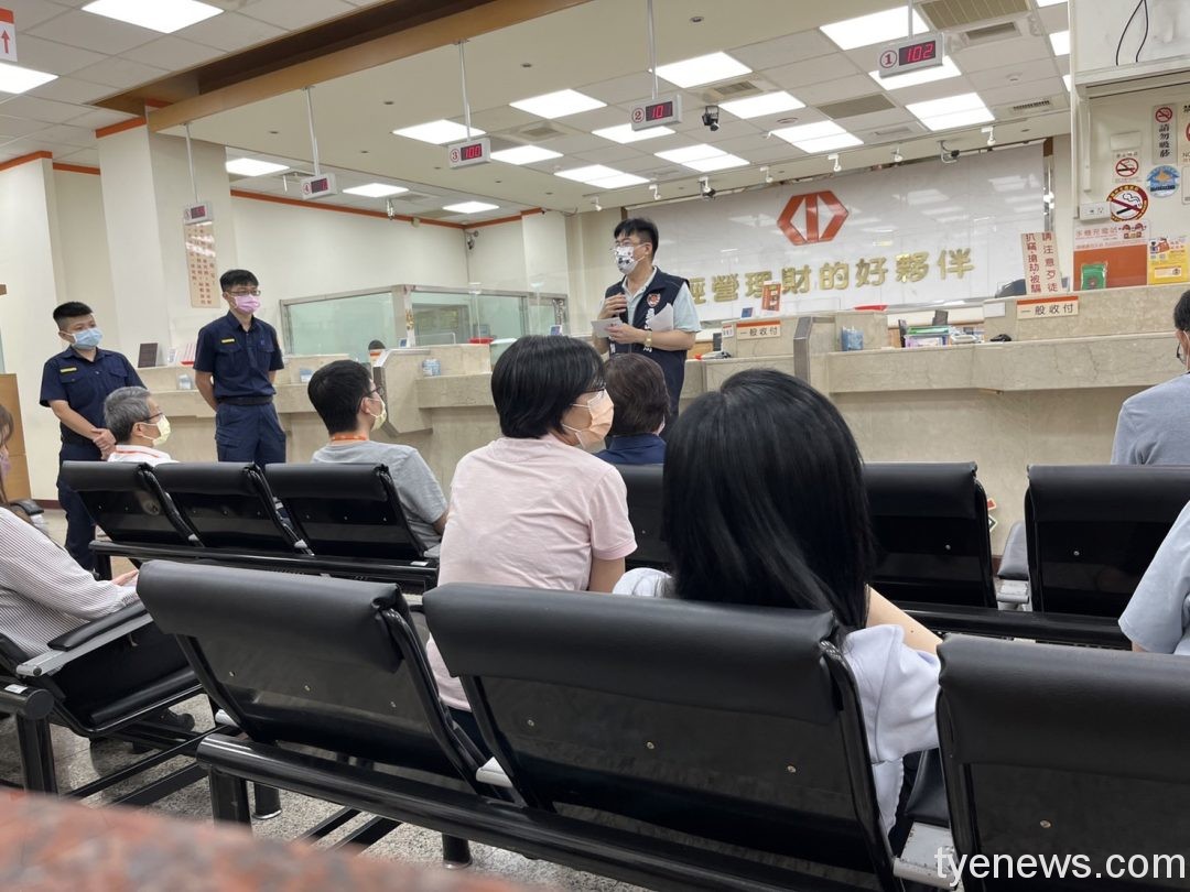 龜山警分局長親自出擊 前進金融機構談五大詐騙手法 S 18277025