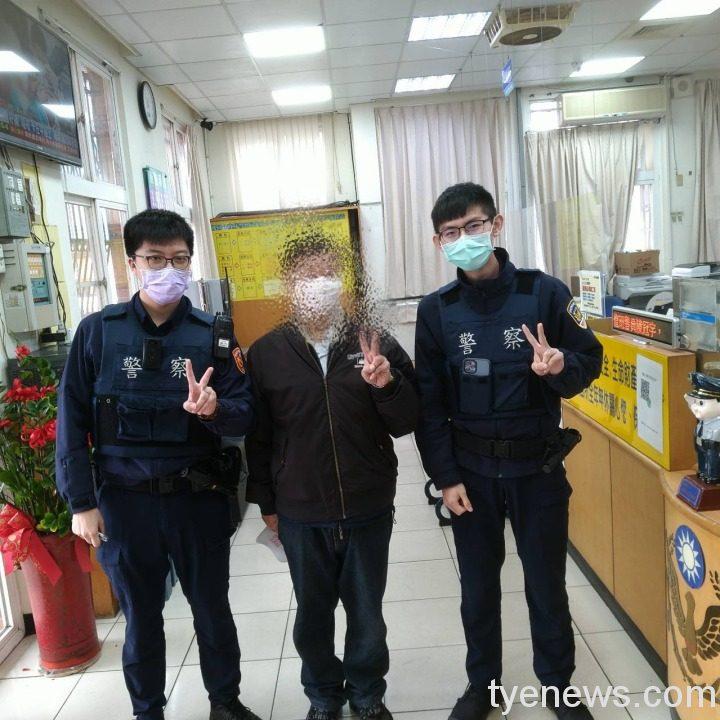 龜山分局大林派出所員警,順利協助老翁找到車輛,結束件烏龍報案。圖:警方提供 龜山分局大林派出所員警,順利協助老翁找到車輛,結束件烏龍報案。圖:警方提供
