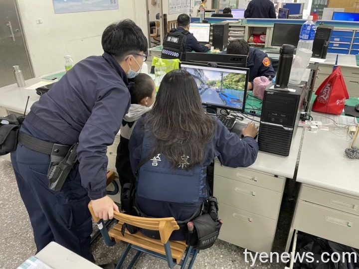 五歲男童想媽徒步2公里 警察保姆送回家 S 200835101