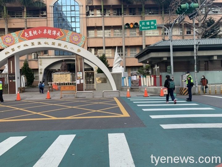 開學了!桃警加強交通疏導啟動護童專案 S 258375704