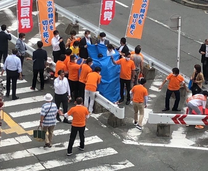 日本前首相安倍晉三演說中疑遭槍擊 胸部中彈送醫 S 26746885 scaled e1657251502969