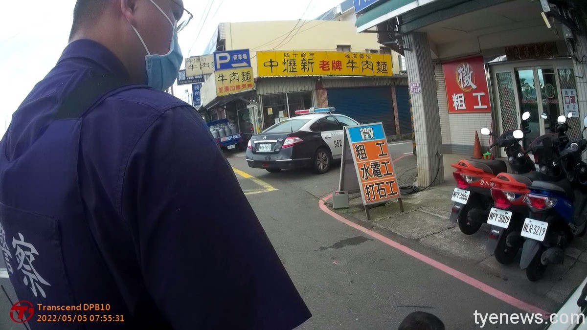 驚見男子地上爬鮮血直流!他曝「這原因」警暖心護送 S 2760785