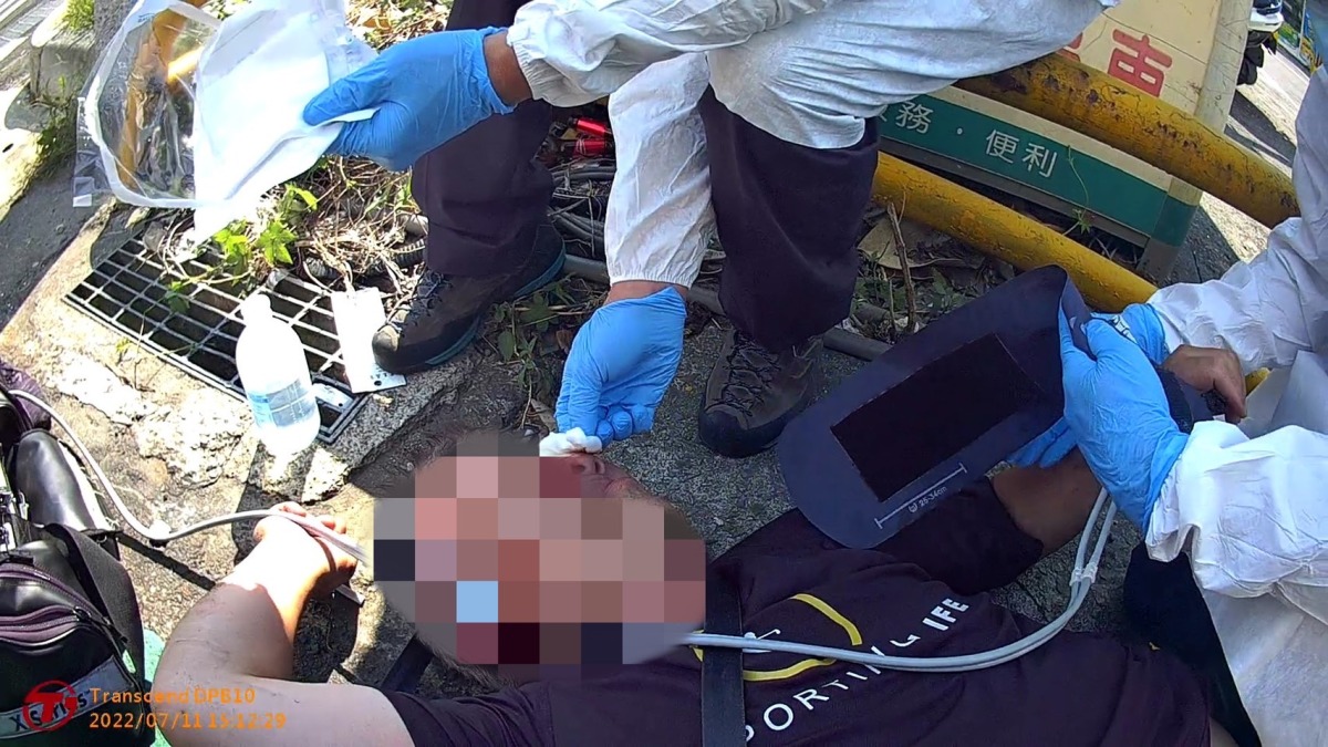 酒後日曬男子昏倒路旁 警消合力及時救護 S 2883588