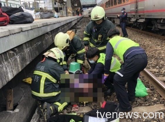 煞不住!台鐵楊梅站驚傳落軌不幸遭自強號輾斃