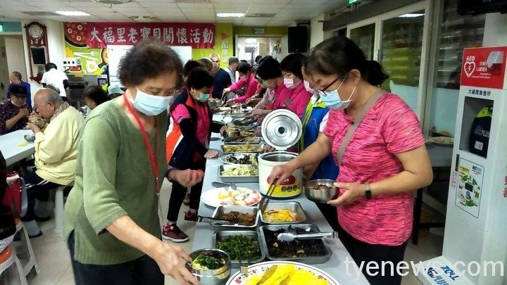 邱奕勝爭取志工優先施打疫苗 確保桃市關懷服務能繼續 S 33636380