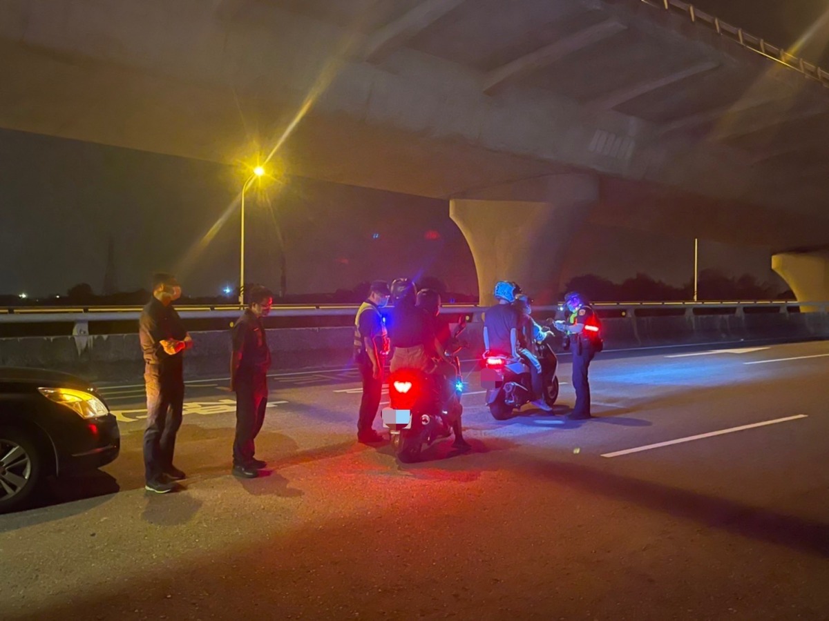楊梅警永安漁港2晚取締22車違規 近半是無照駕駛 S 4251792