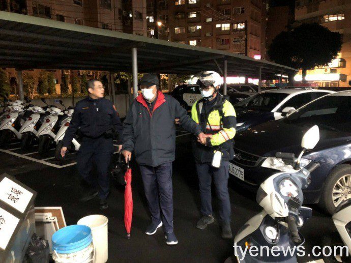 百歲人瑞寒夜迷途 宋屋派出所暖心助返家