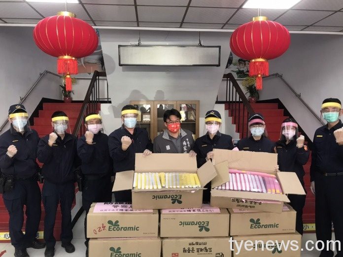 桃議員楊家俍慰勞平鎮警 贈防疫物資護警健康 S 44089361