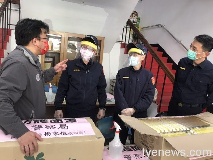 桃議員楊家俍慰勞平鎮警 贈防疫物資護警健康 S 44089363
