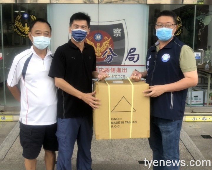 全民防疫!善心企業贈平鎮警防疫物資 S 46514354 0