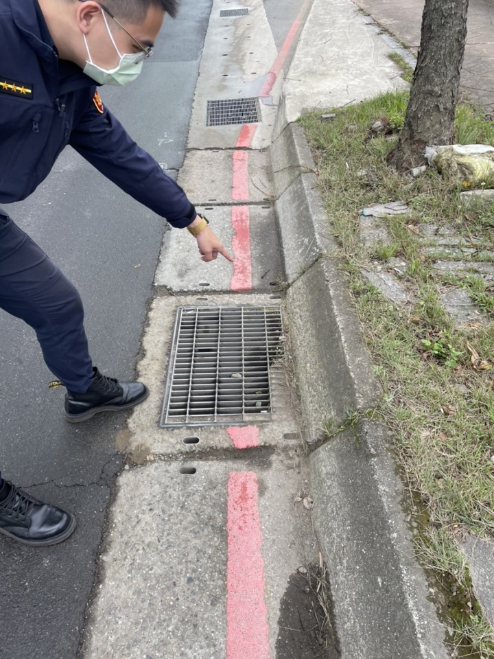 S__55378184 南竹派出所警員田家豪在中正北路上尋獲。圖:讀者提供