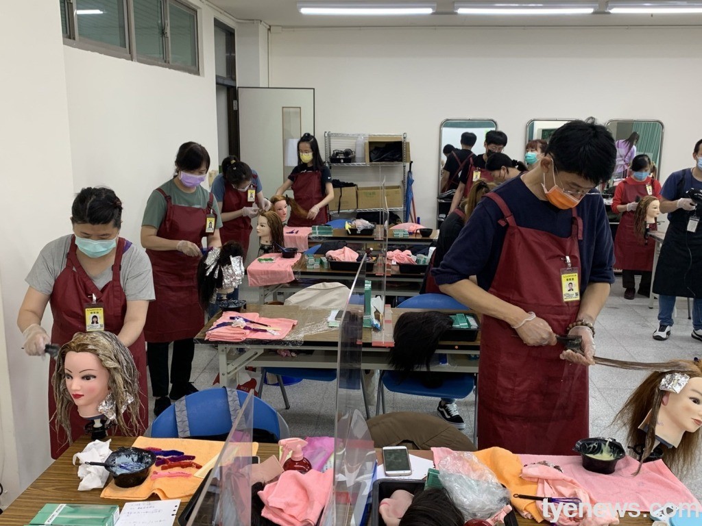 起薪最高35K!勞動部桃竹苗分署服務業職訓課程 結訓立即上工