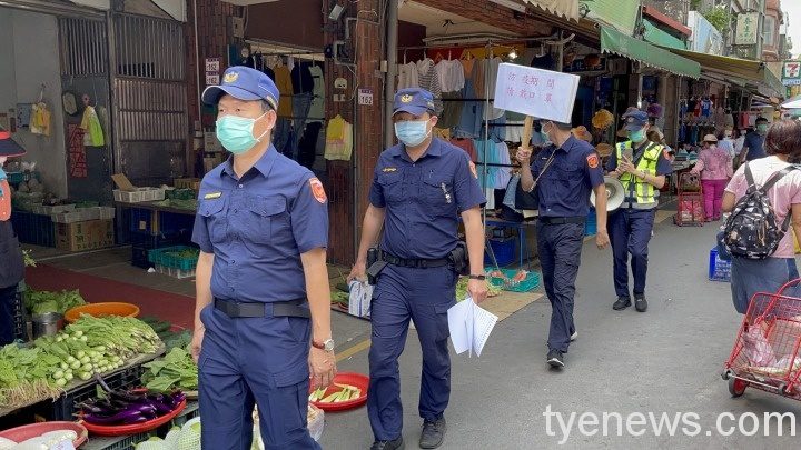 大溪警鐵腕嚴格執法 稽查未戴口罩民眾 S 58228745