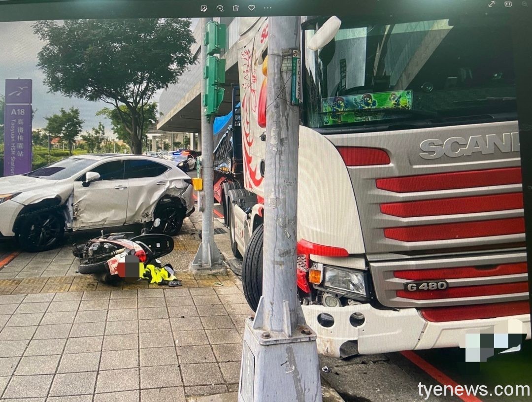 新車開不到3小時遭酒駕撞毀 網:救了前面摩托車一命 S 74104839