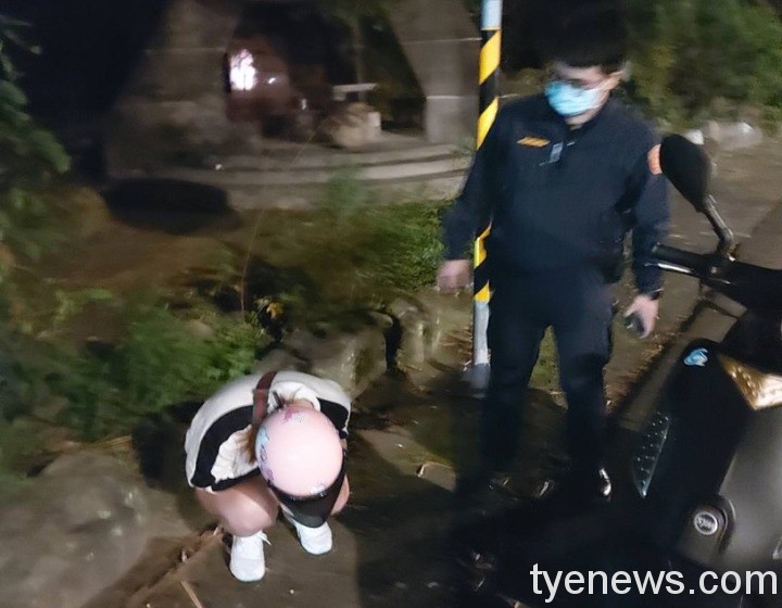 【有片】女子與男友賭氣從三峽騎到大溪 突發胸痛、口吐白沫蹲路邊 S 8159258