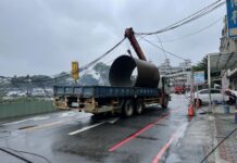 【有片】工程車不慎勾倒5根電線桿 害1294戶停電