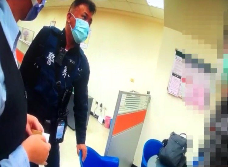 【有片】男子誤信詐騙險匯款 友人聯手警方成功阻詐 S 98574341