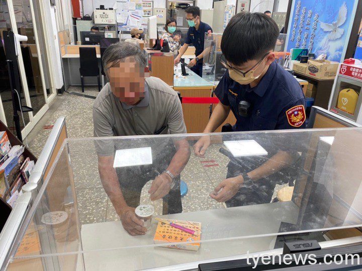 失智翁溜出門騎車亂繞險上國道 家屬找不到人好擔心 aaba747a27d025f29d3d4b786b2be9d41fe2b42