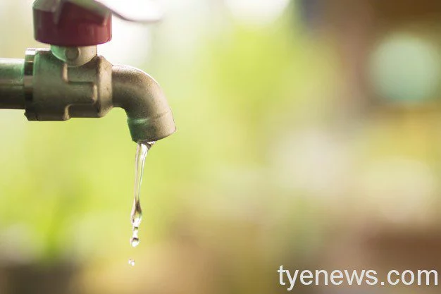 close up water drop from tab leaking water 34670 157