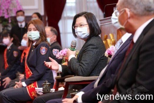 蔡英文感謝消防人員辛勞 承諾加強保障同仁權益 file 205154 s e1611107773629