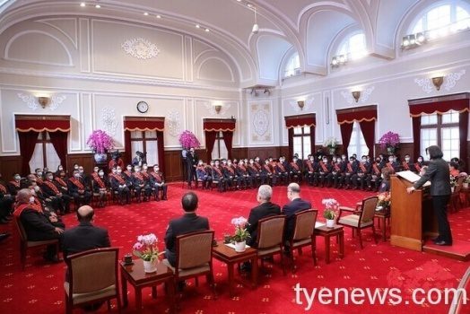 蔡英文感謝消防人員辛勞 承諾加強保障同仁權益 file 205155 s e1611107796977