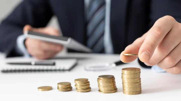 報稅季來臨!戶政事務所5月延時辦理自然人憑證 front view finance business elements assortment 23 2148793759 scaled 1