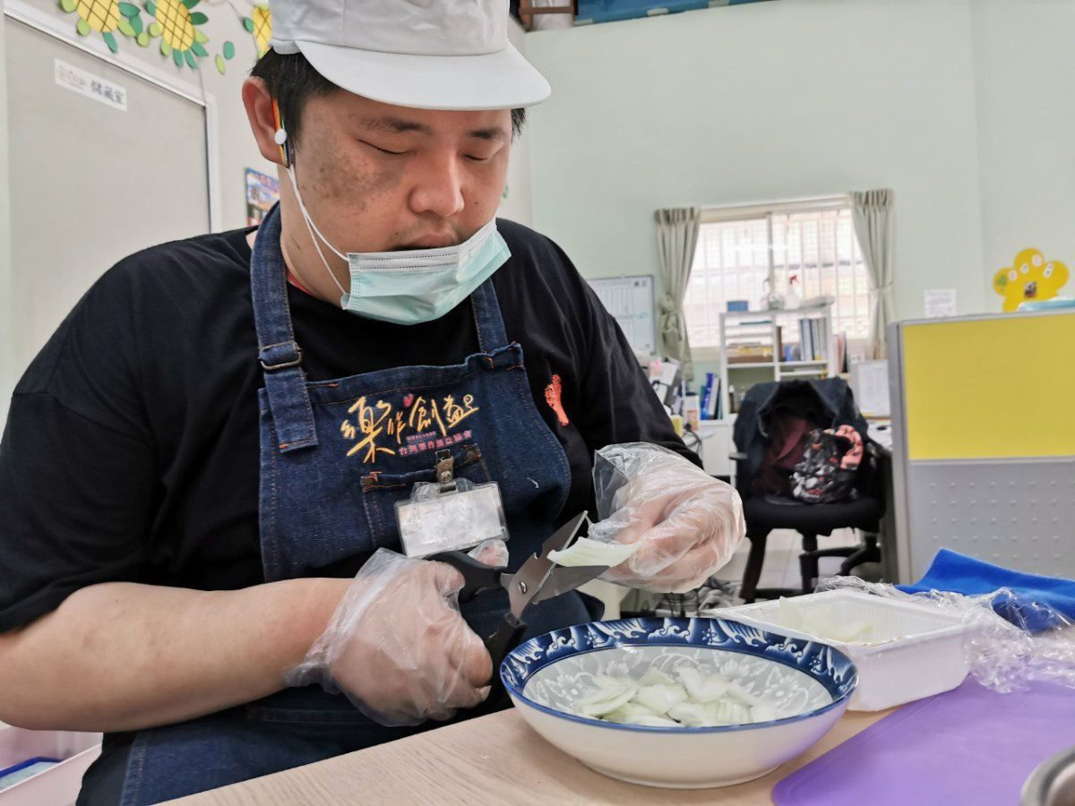 慢飛樂兒親手做料理 母親驕傲落淚