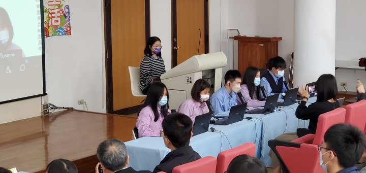 photo3 桃園高中學生發表,如何面對並且解決後疫情時代的學習困難。圖:桃園市教育局提供